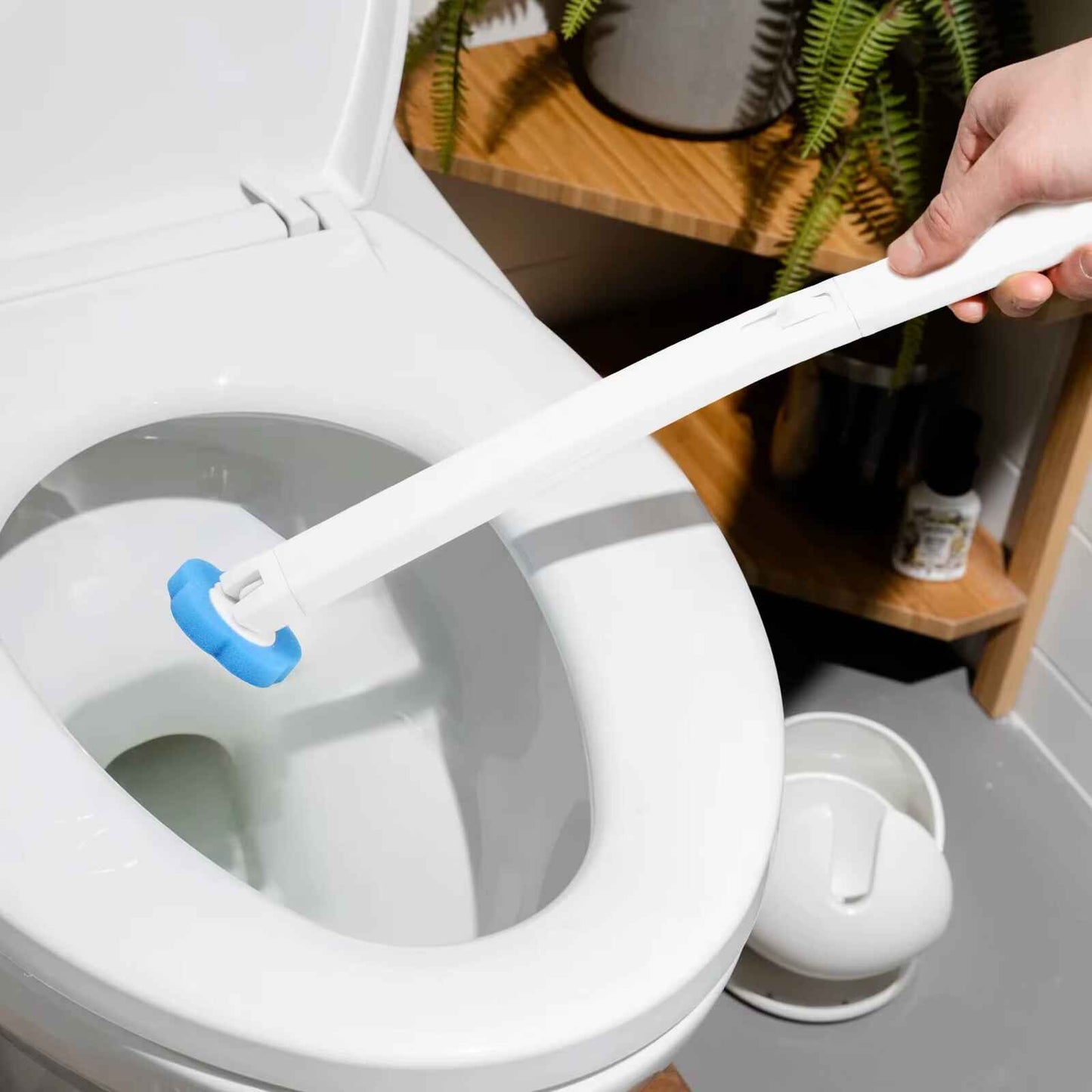 Cepillo CleanFlush Pro: Aseo rápido, fresco y desechable